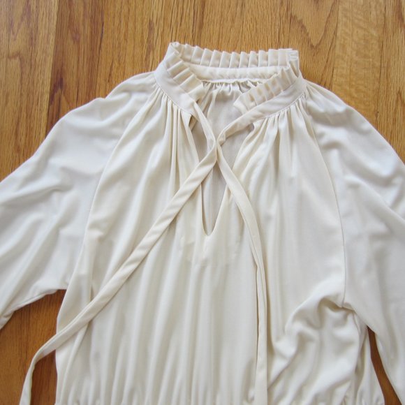 Vintage Cream Ivory Long Sleeve Dress Pintuck Polyester 1970s Medium - Picture 10 of 11